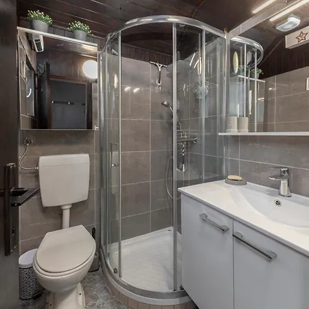 Oddih Ob Krki Apartment Skocjan (Skocjan)
