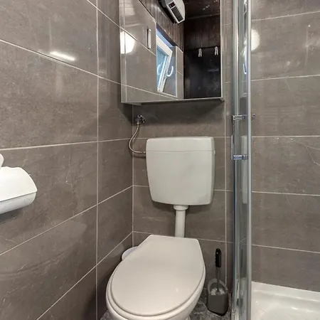 Oddih Ob Krki Skocjan (Skocjan)