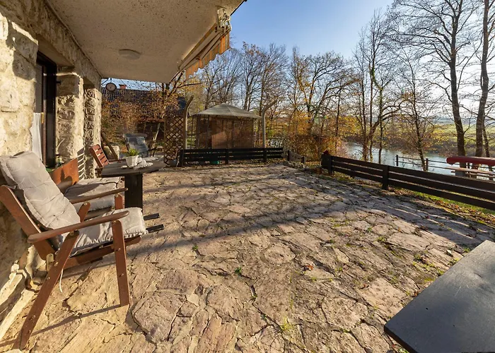 Oddih Ob Krki Skocjan (Skocjan)